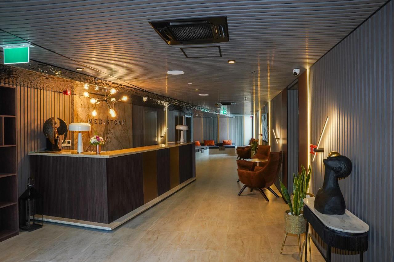 Hotel Medistone オミシュ エクステリア 写真