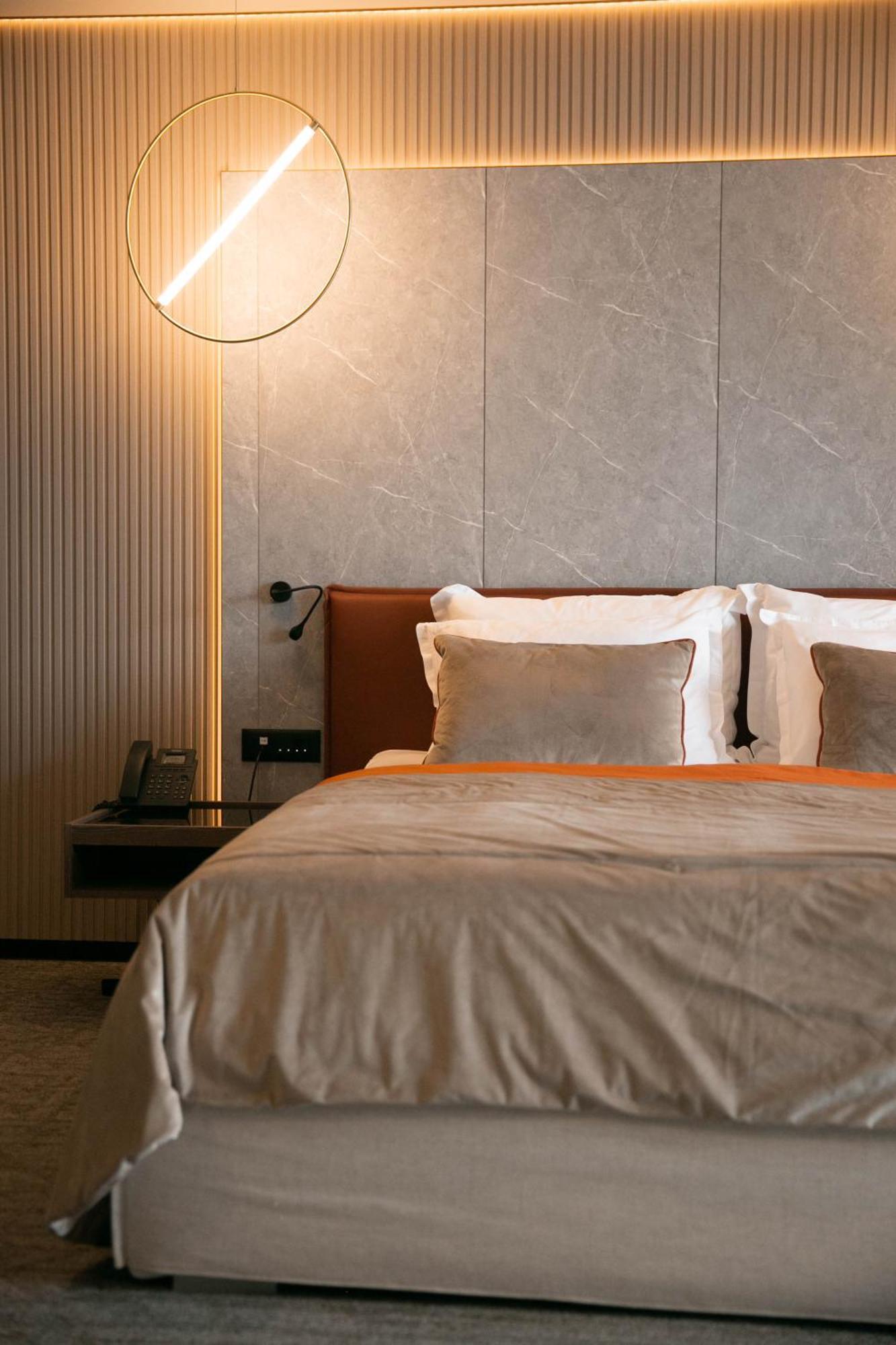 Hotel Medistone オミシュ エクステリア 写真