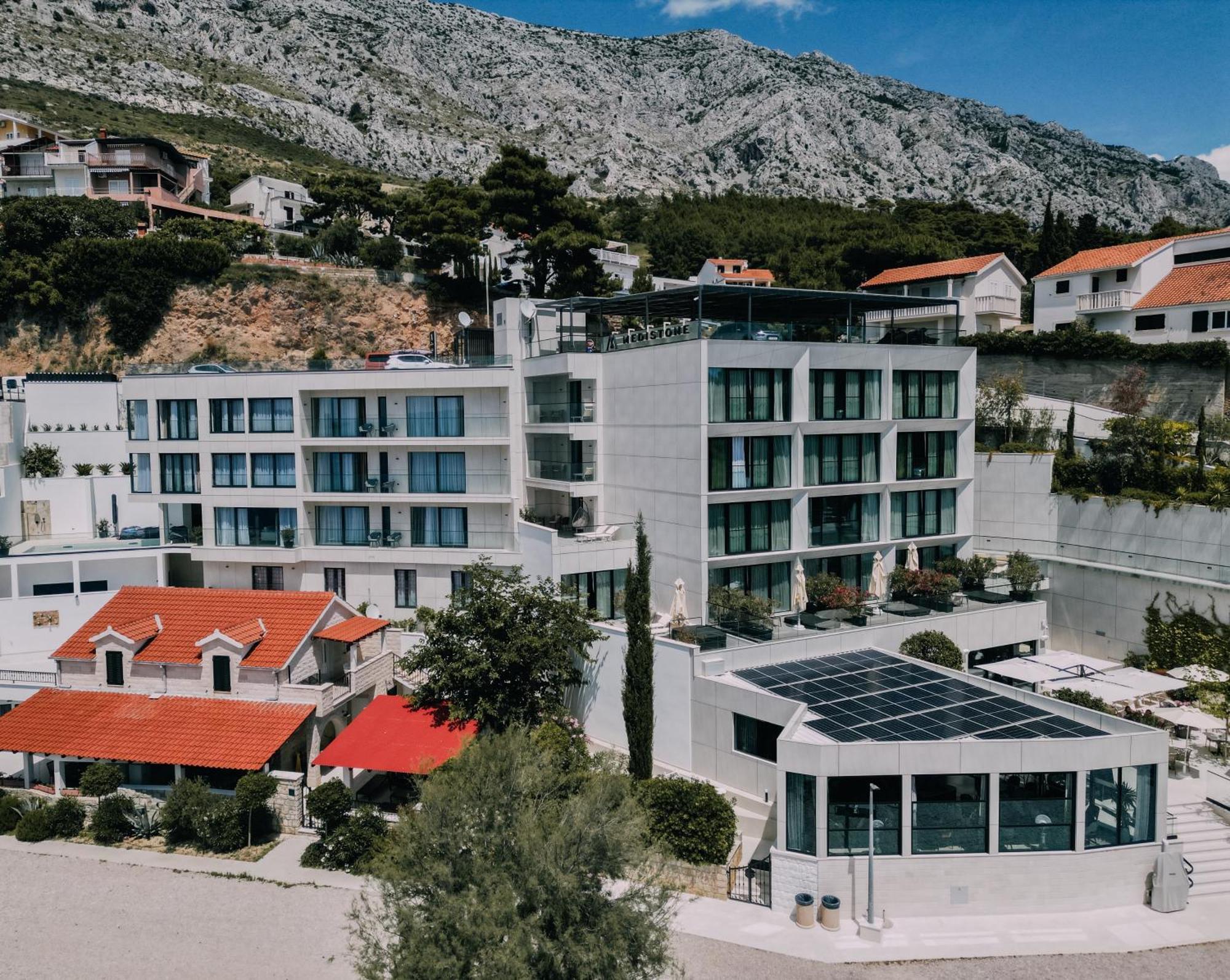 Hotel Medistone オミシュ エクステリア 写真